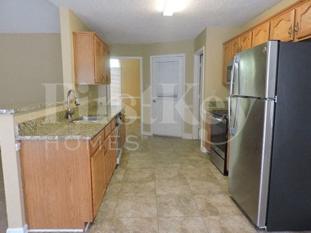 Foto del edificio - 9329 Barrow Dr