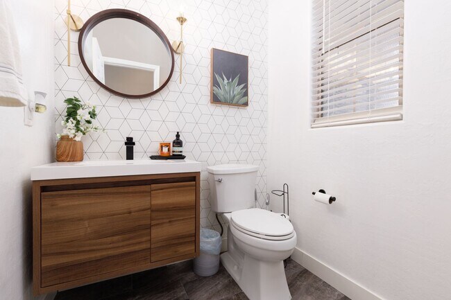Building Photo - Fully furnished home in gated SW community...