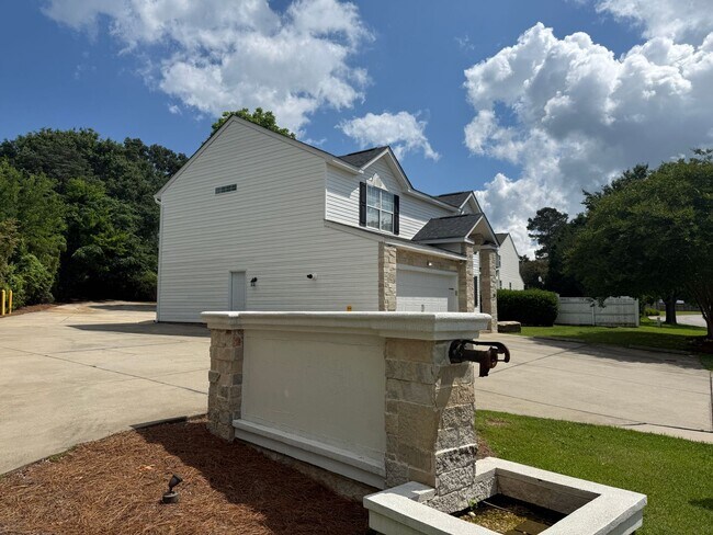 Building Photo - Lexington - Commercial Property