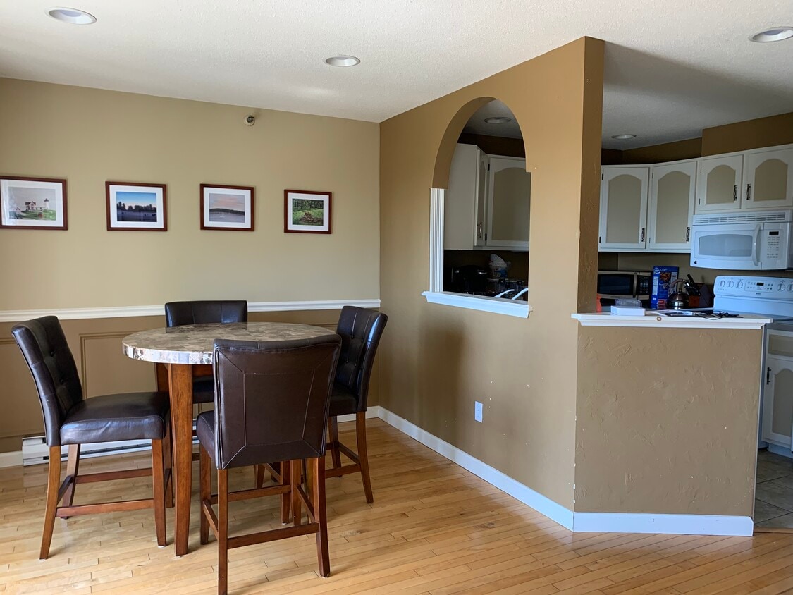 5 Sunset Dr Unit 7, Old Orchard Beach, ME 04064 Condo for Rent in