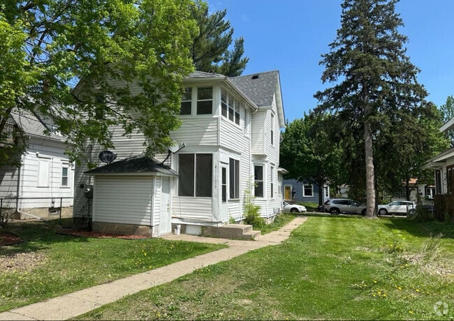 Building Photo - 4047 DuPont Ave N