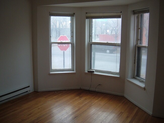 Foto del edificio - 838 W Bradley Pl