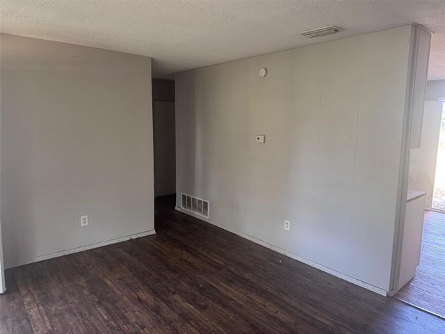 Building Photo - 2112 Sunset Dr