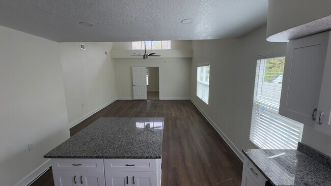 Foto del edificio - 2223 W Harbor Dr S