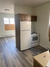 Building Photo - 651 Flora Ave