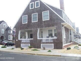 Building Photo - 336 East Ave