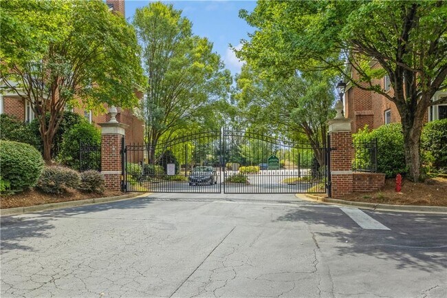 Building Photo - 4738 Ivy Ridge Dr SE