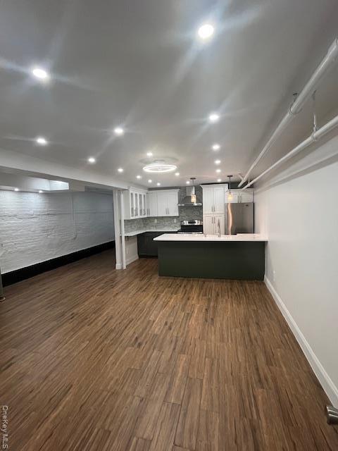 Building Photo - 46 Weirfield St