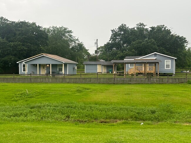 Frente de la propiedad - 2319 Riverside Dr