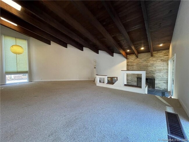 Building Photo - 860 Oakwood Rd