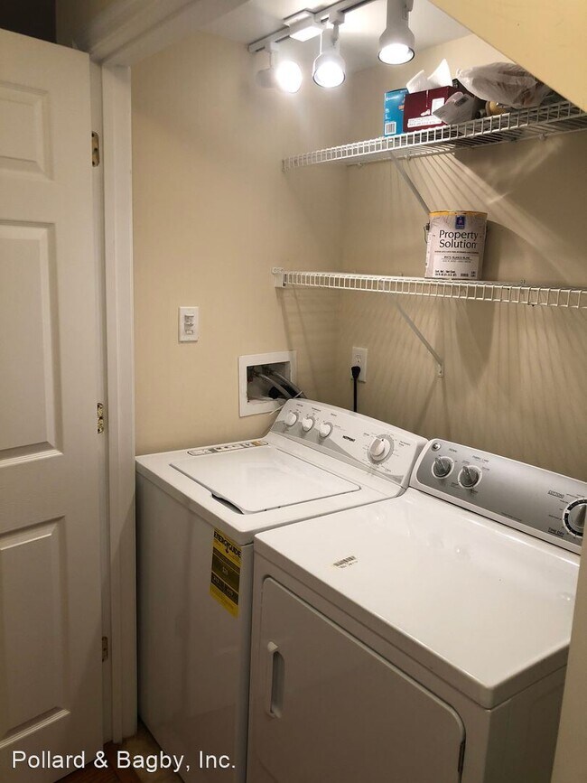Building Photo - 2 br, 2.5 bath House - 8640 Springwater Dr.