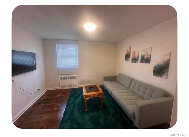 Foto del edificio - 182 Covert Ave