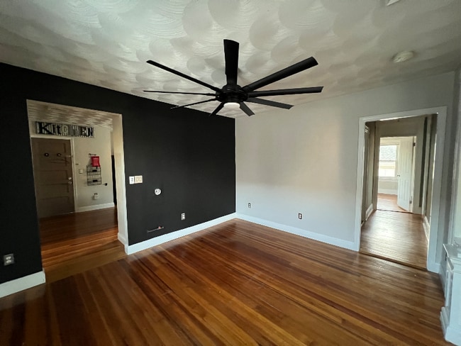 Building Photo - 360-362 Weeden St