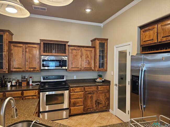 Building Photo - 3612 Benjamin Davis Dr