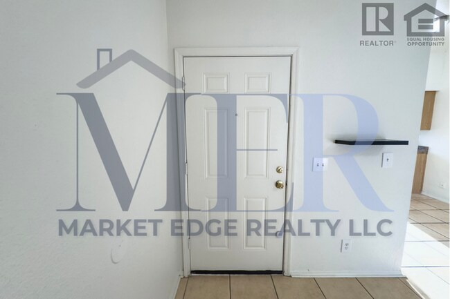 Foto del edificio - 2Bed/2Bath Apartment at Peoria Ave/19th Ave! Ready for Immediate Move-In! -- All Tile Flooring!