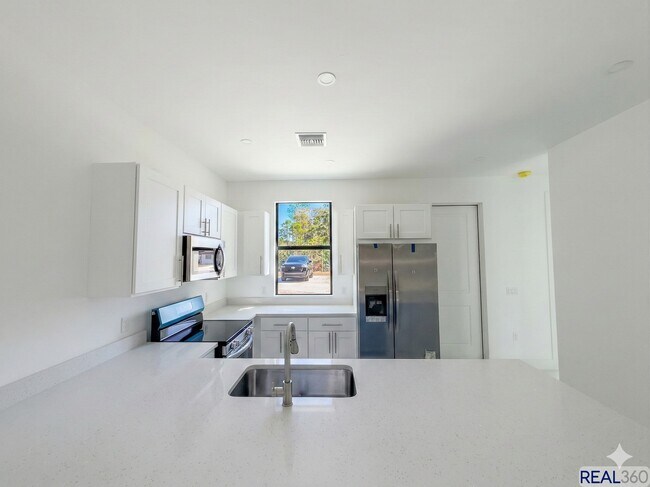 Foto del edificio - 936/938 HOMESTEAD RD S