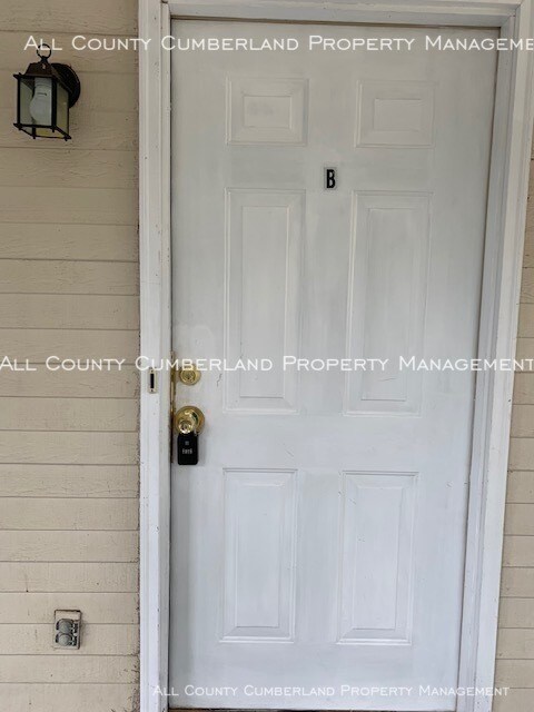 Building Photo - 2785 Country Ct SE
