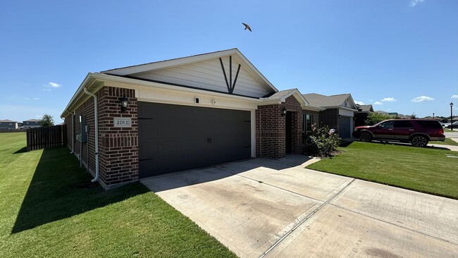 Building Photo - 2012 Canterbury Dr