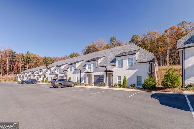 Building Photo - 79 Chateau Dr SE