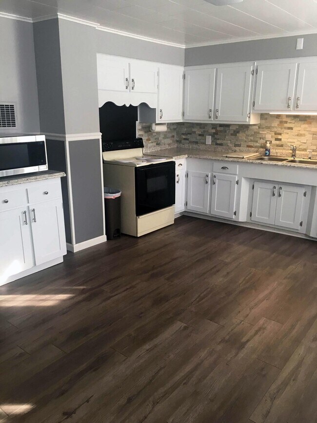Kitchen - 1113 Prescott Ave
