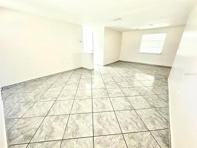 Building Photo - 1019 Pert Ln