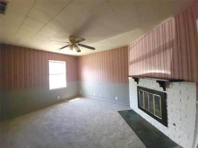Building Photo - 829 E Mustang St
