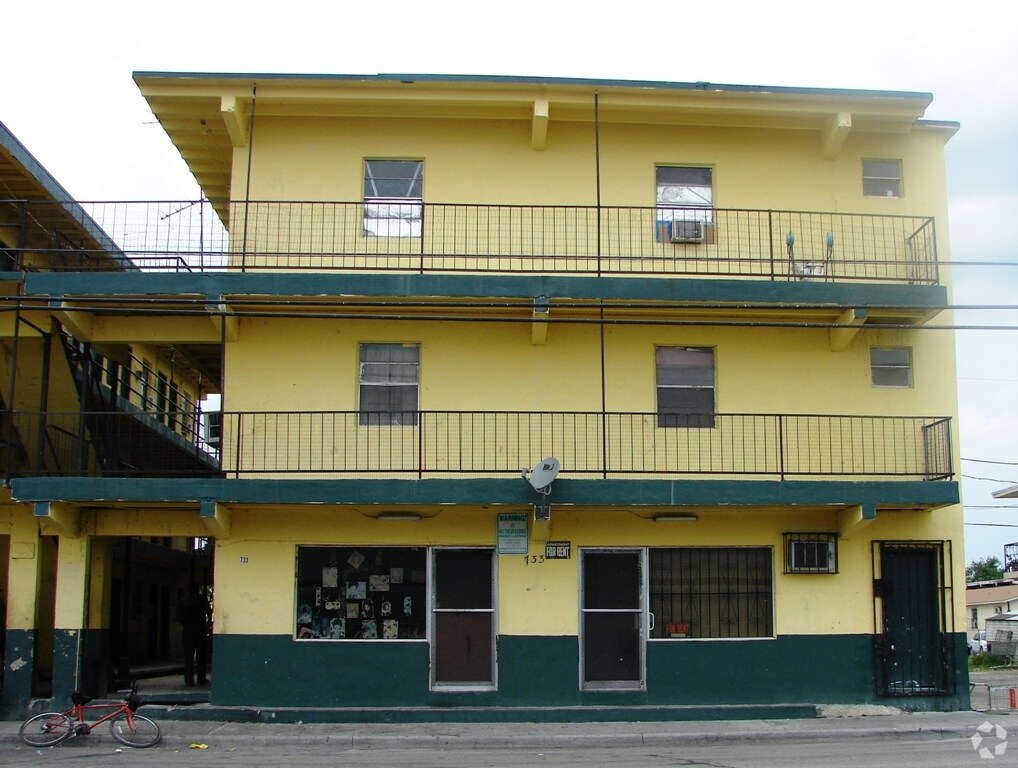 Foto del edificio - 733 Dr Martin Luther King Jr Blvd W