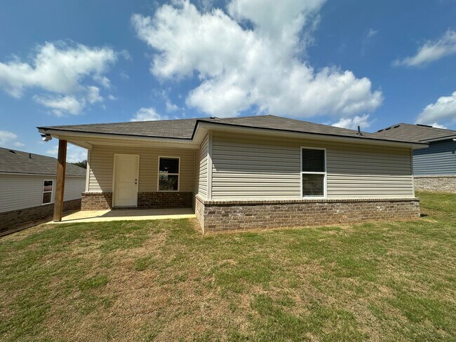 Building Photo - *Start 2026 Rent FREE!* BRAND NEW Three Bedroom | Two Bath Home in Lincoln