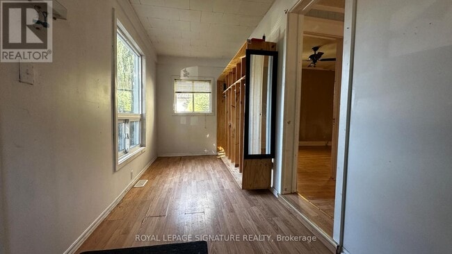 Building Photo - 18 Jones St