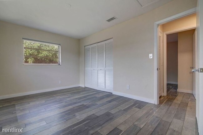 Building Photo - 780 NE 46th Ct
