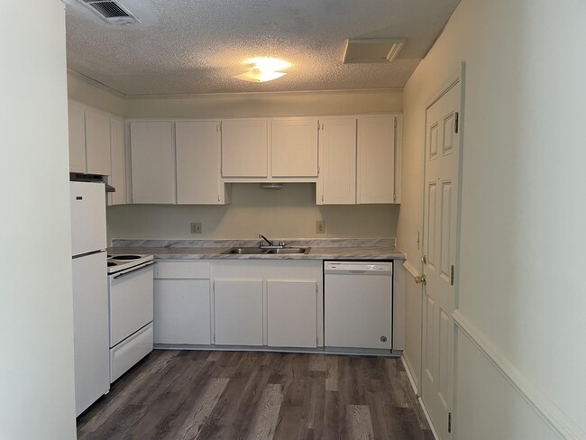 Building Photo - 6022 Springside Ln