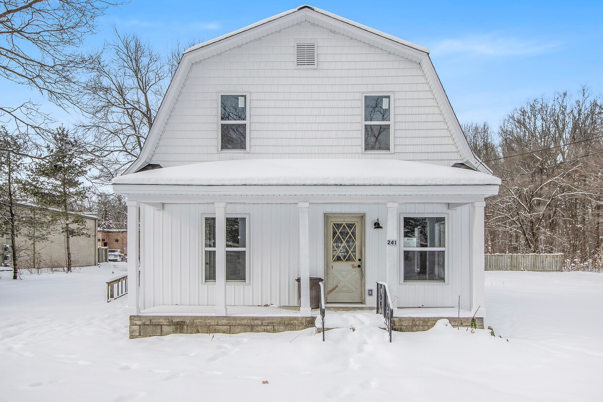 241 Sherman St, Allegan, MI 49010 House Rental in Allegan, MI