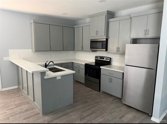 Building Photo - 8 N 33rd St