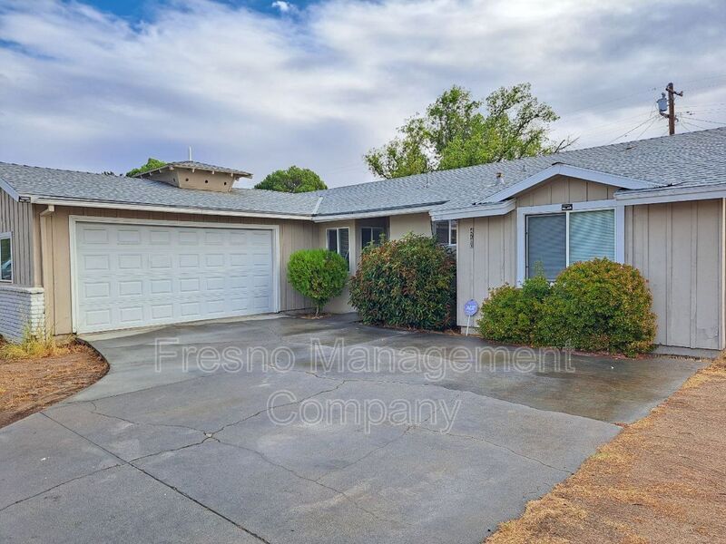 Primary Photo - 4280 N Millbrook Ave
