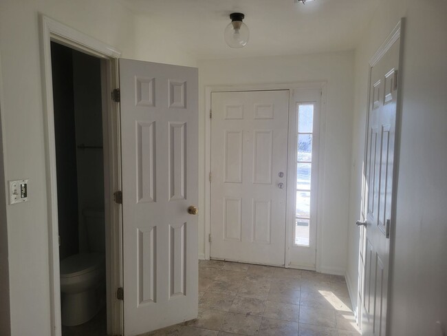 Foto del edificio - Amazing 3 BR/2 Full BA & 2 Half BA EOG Tow...