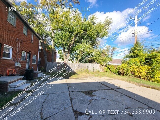 Foto del edificio - 8670 Schaefer Hwy