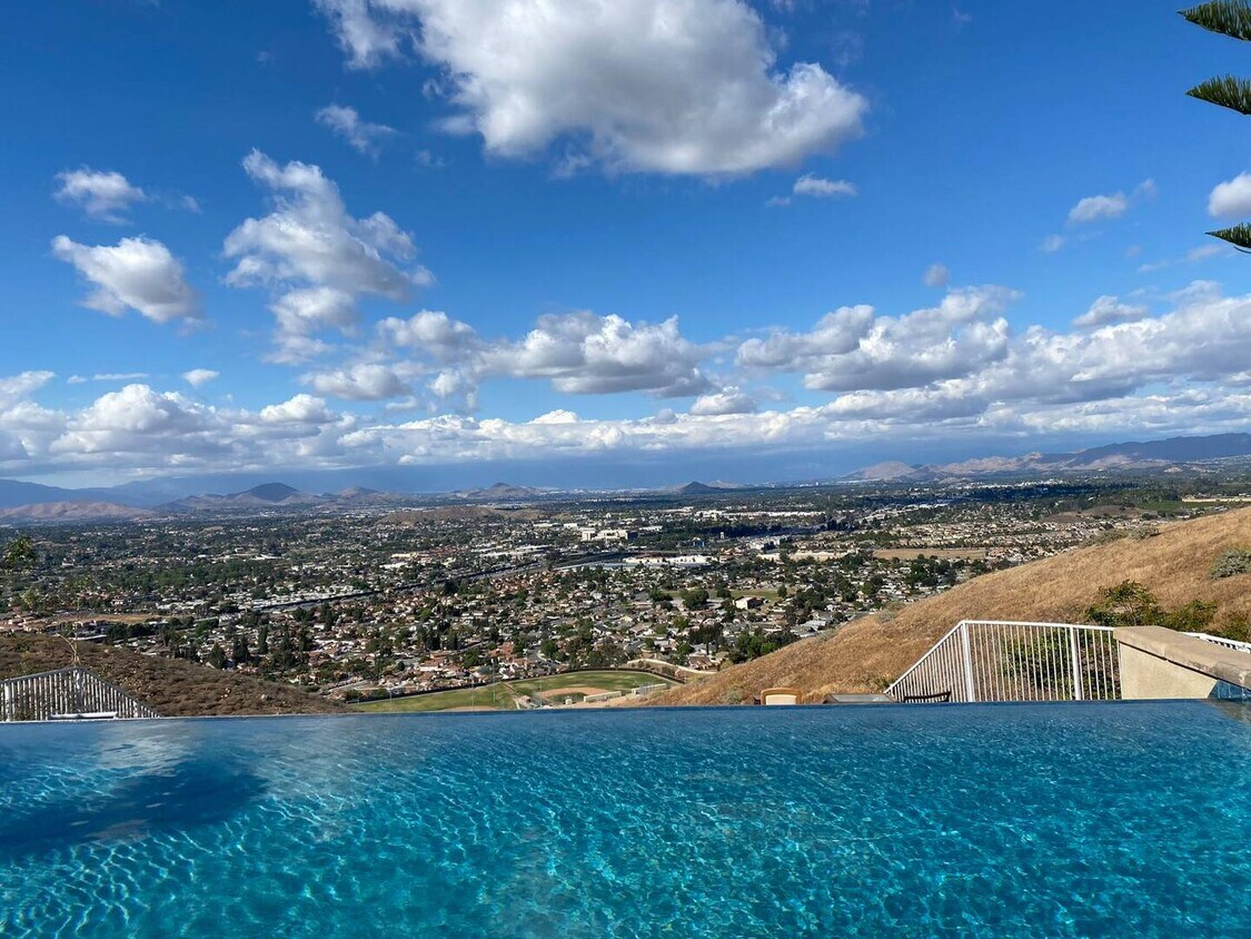 Foto principal - 16294 Sun Summit Dr