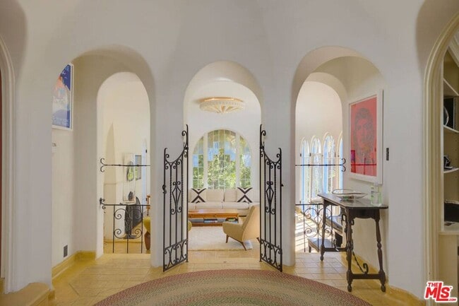 Foto del edificio - 4778 Cromwell Ave
