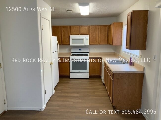 Building Photo - 12500 Alps Way NE