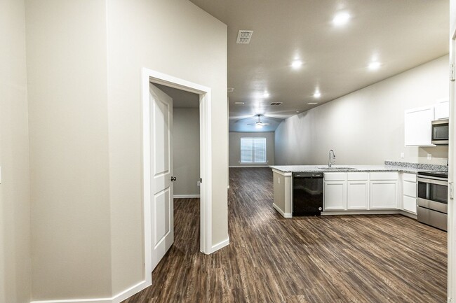 Foto del edificio - Beautiful 3 bed 2 bath!