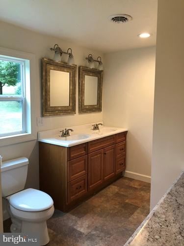 Building Photo - 15003 Country Club Rd