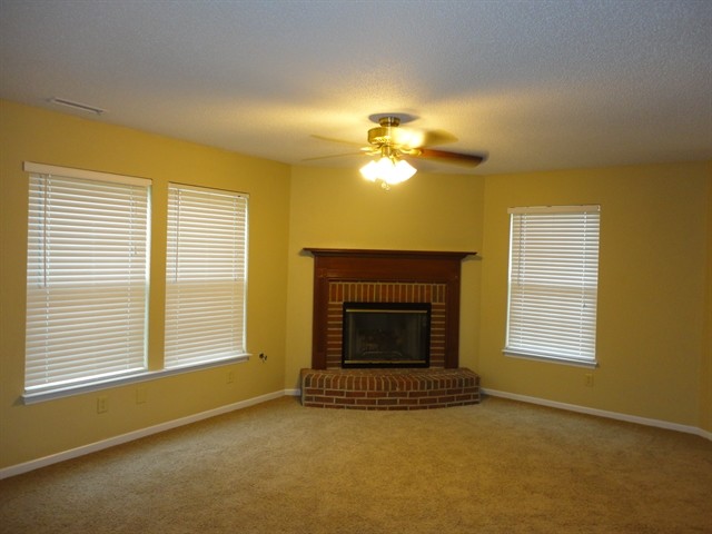 Foto del edificio - 1619 Howell Dr