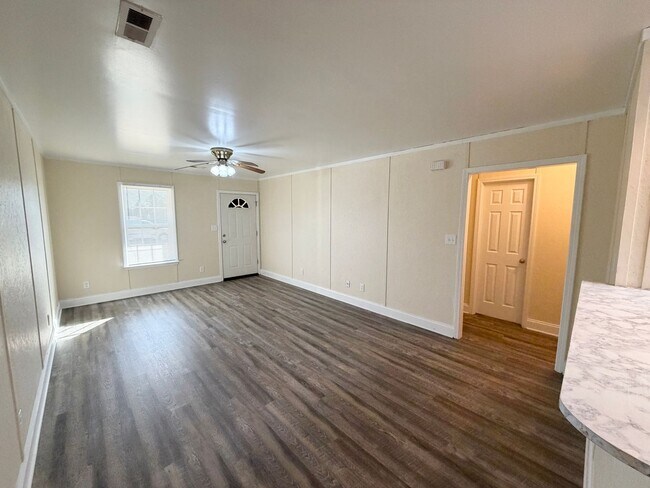 Foto del edificio - North Iredell - 2 BD/ 2 BA