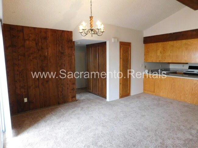 Building Photo - Spacious 3bd/2ba Rancho Cordova Duplex wit...