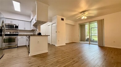 Building Photo - 6482 Emerald Dunes Dr