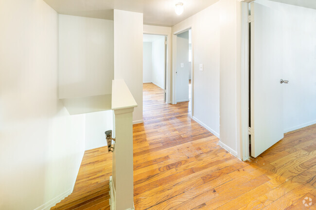 3 BR, 1.5 BA - Townhouse - Parklane Townhouses