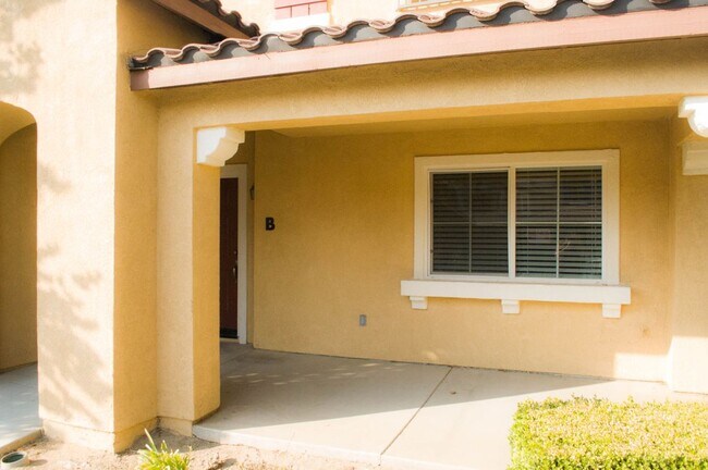 Foto del edificio - 25848 Iris Ave