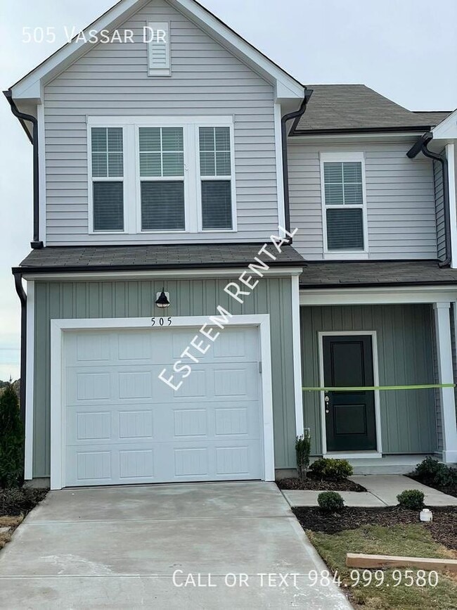 Building Photo - 505 Vassar Dr