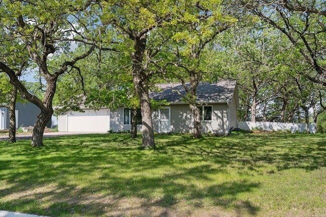 Building Photo - 193 Norwood Dr