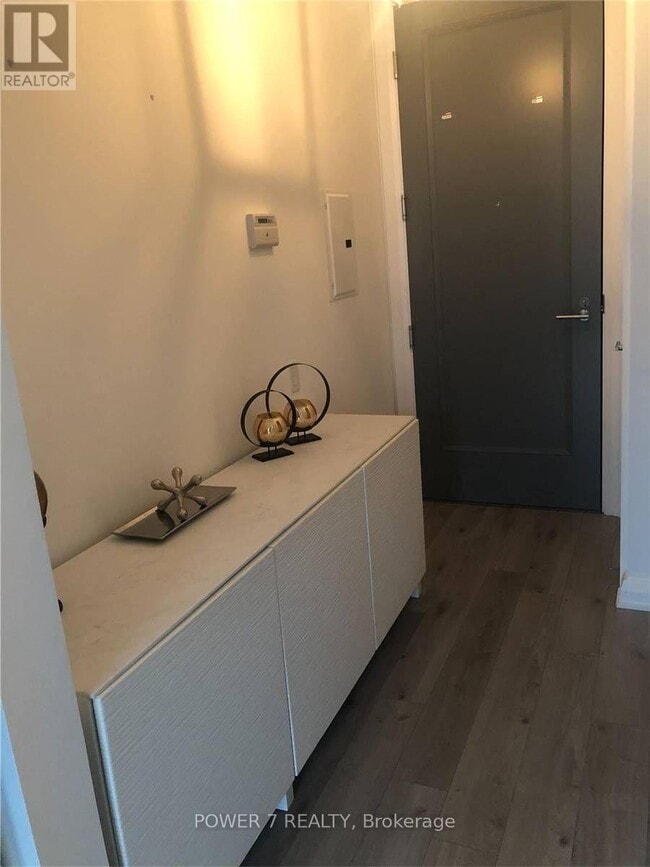 Photo du bâtiment - 302 - 155 YORKVILL AVENUE S